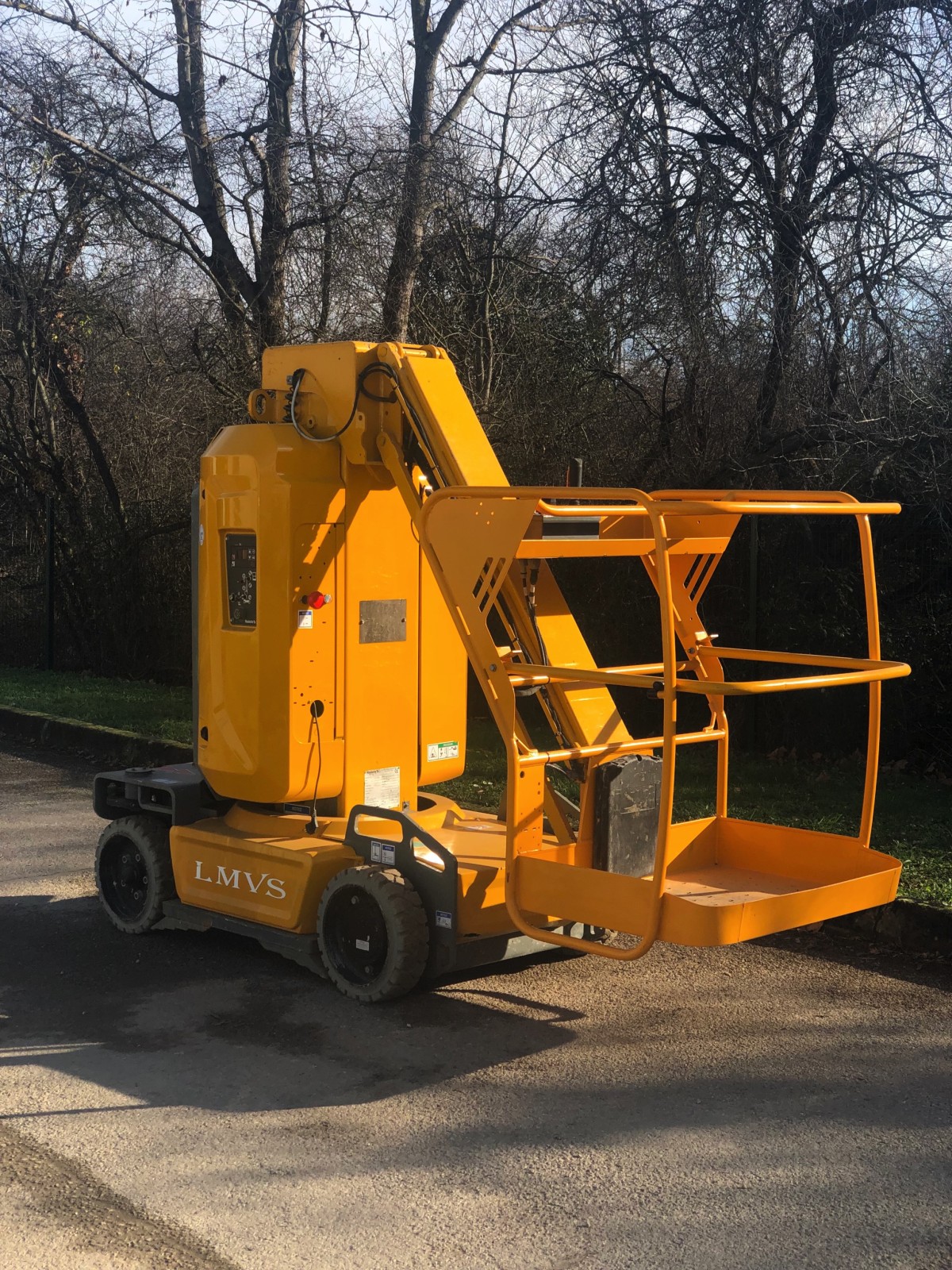 Location de marteau piqueur et échafaudage pour chantiers exigeants Vienne 38200