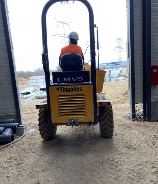 Louer un dumper 2300l à Lyon