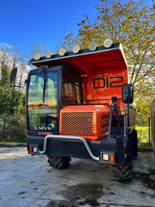 Location d'un mini tombereau 8000l à Lyon