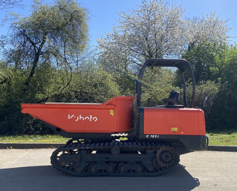 Location d'un transporteur sur chenilles 1500l à Lyon