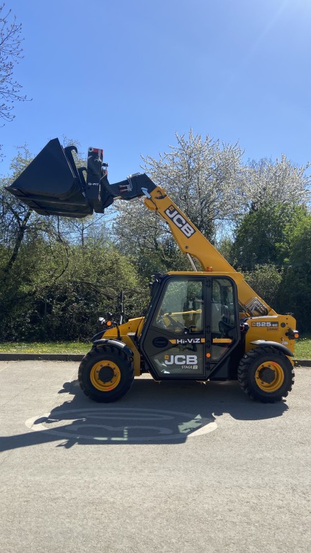 Louer un chariot télescopique 6m à Lyon