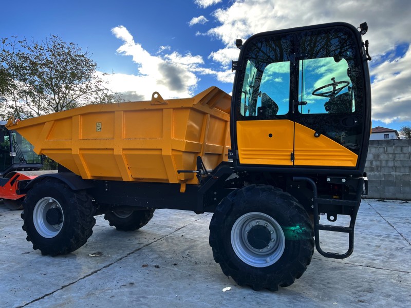 Location d'un mini tombereau 8000l à Lyon