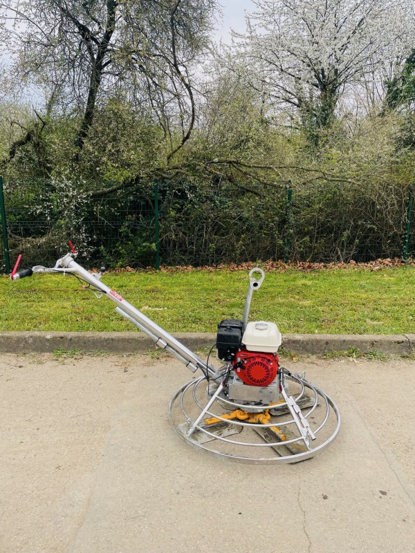 Louer un hélicoptère béton à essence à Lyon