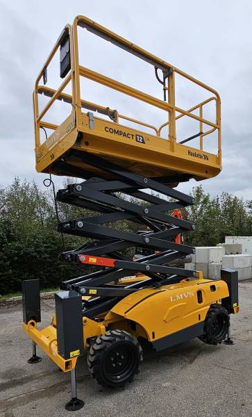 Nacelle ciseaux diesel compact 12m Bourgoin 