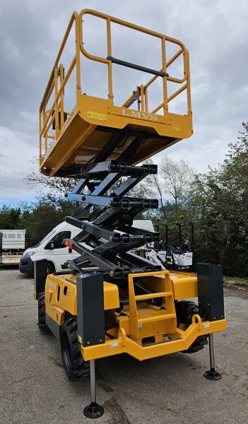 Nacelle ciseaux diesel compact 12m Brignais 