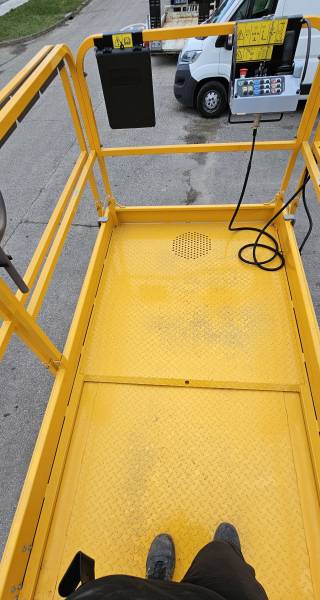 Nacelle ciseaux diesel compact 12m Valence 