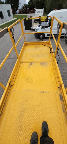 Nacelle ciseaux diesel compact 12m Saint Etienne 