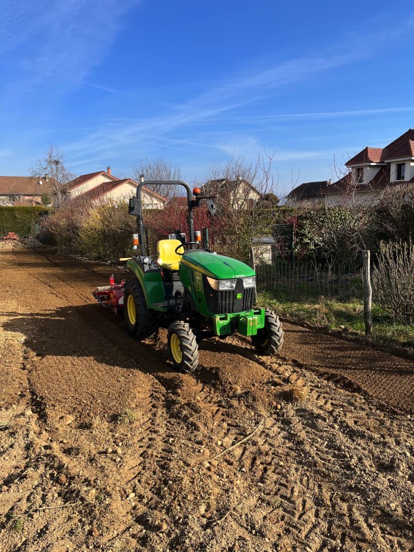 Location de tracteur 36ch sur Beynost 