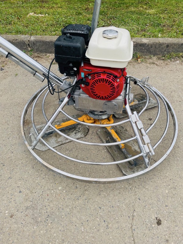 Louer un hélicoptère béton à essence à Lyon