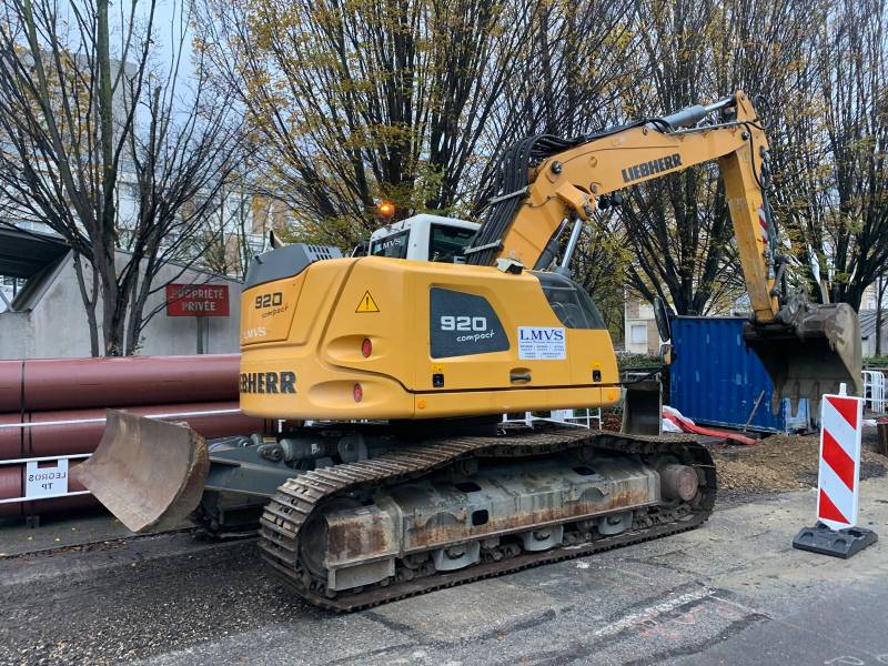 Location d'une pelle à chenilles 22 tonnes à Lyon
