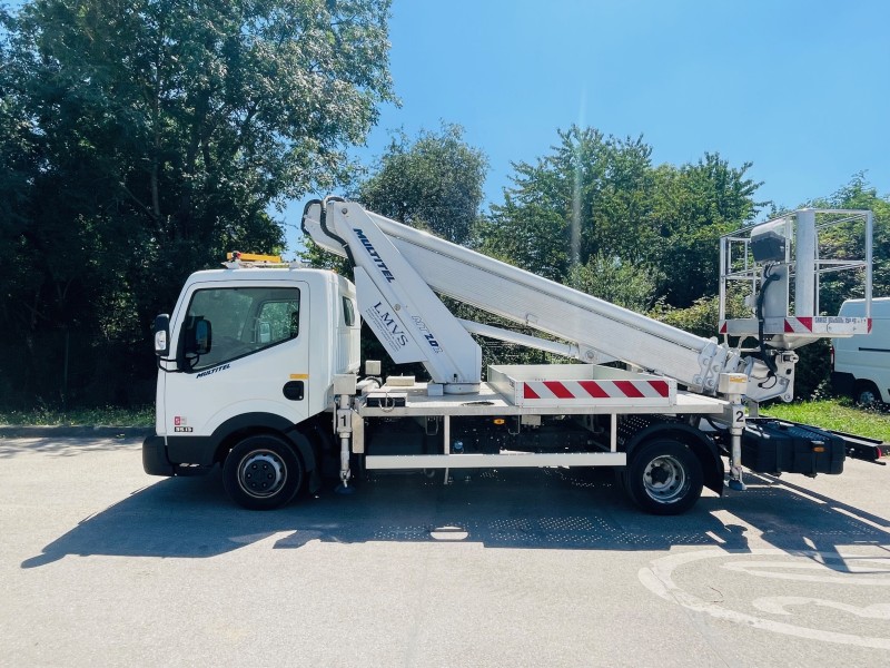 Location de camion nacelle télescopique 20m à Lyon