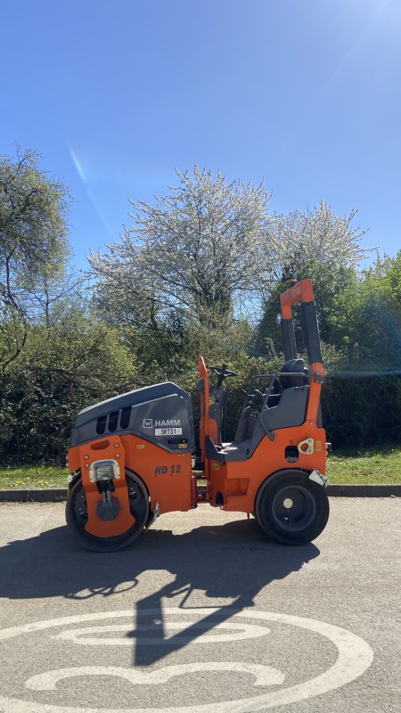 Location d'un rouleau compacteur 120 mixte à Lyon