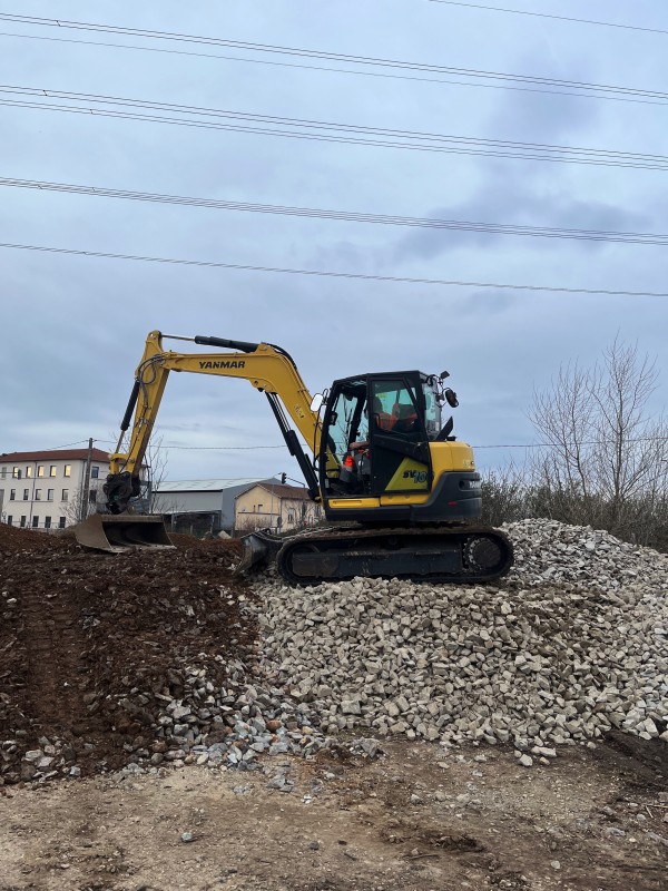 Pelle à chenilles 10 tonnes en location à Lyon