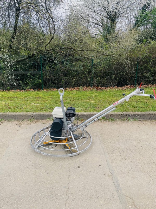 Louer un hélicoptère béton à essence à Lyon