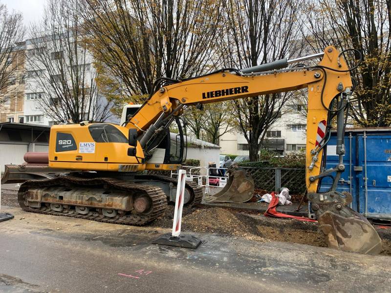 Location d'une pelle à chenilles 22 tonnes à Lyon