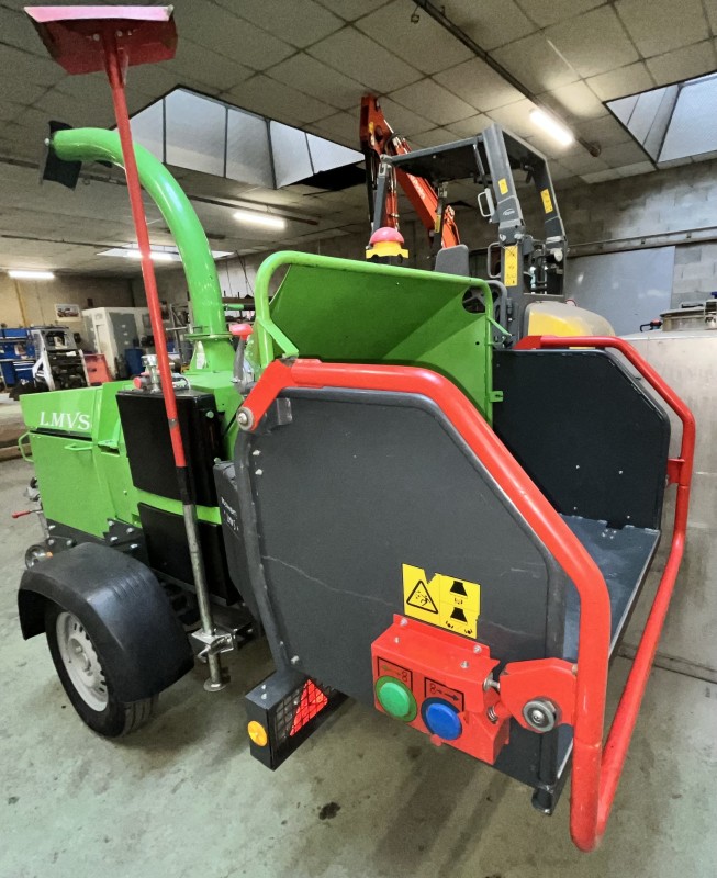Broyeur à branches tractable sur Bourgoin 