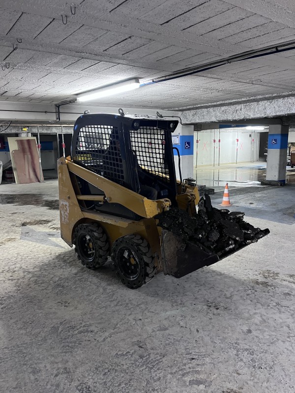 Location de mini chargeur à pneus S70 -1t3 à Lyon