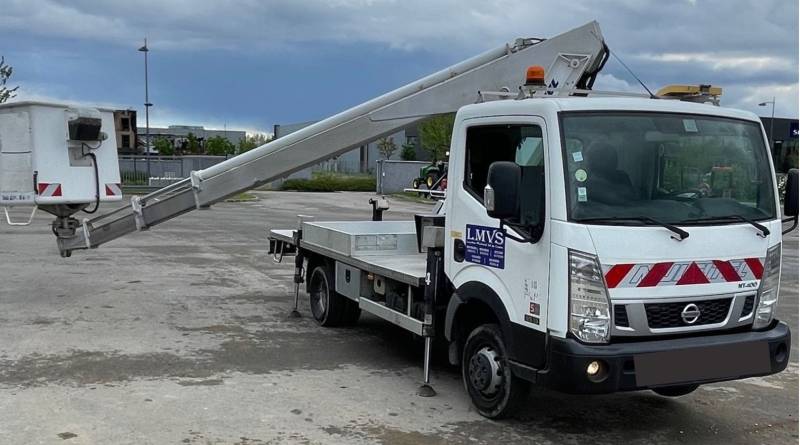 Louer un camion nacelle télescopique 16m à Lyon