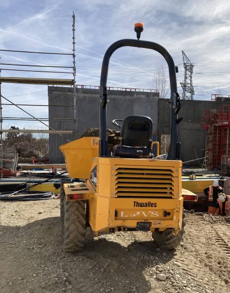 Louer un dumper 2300l à Lyon