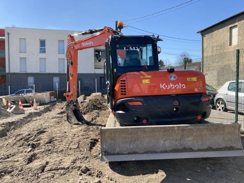 Location de pelle 8 tonnes pour terrassement à Lyon