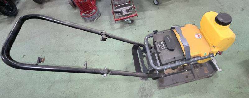 Plaque vibrante électrique 80kg sur Brignais 