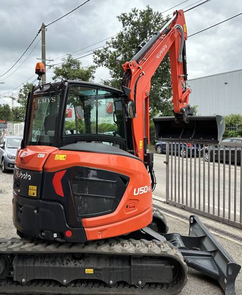 Location d'une mini pelle 5t pour courte et longue durée à Lyon