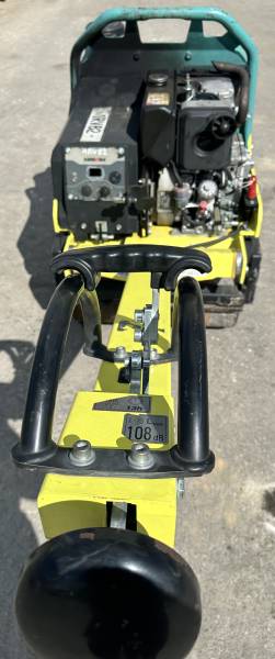 Location de rouleau vibrant à guidage manuel - AR65 à Lyon