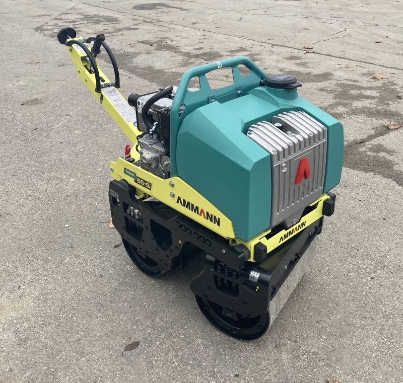 Location de rouleau vibrant à guidage manuel - AR65 à Lyon