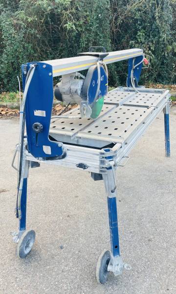 Location de scie sur table grande dalle à Lyon