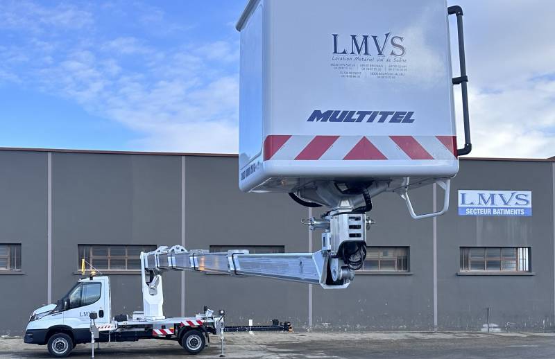 Location d'un camion nacelle articulée 27m à Lyon