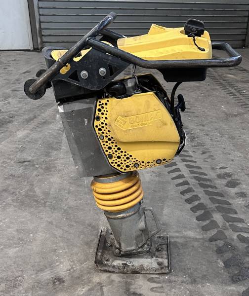 Location de pilonneuse 67kg à Lyon et ses alentours