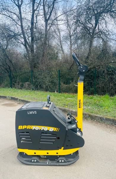 Location d'une plaque vibrante 600 kg à Lyon