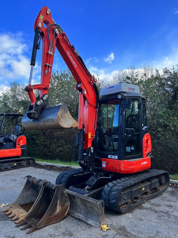 Location de mini pelle 5T avec cabine pressurisée sur Bourgoin