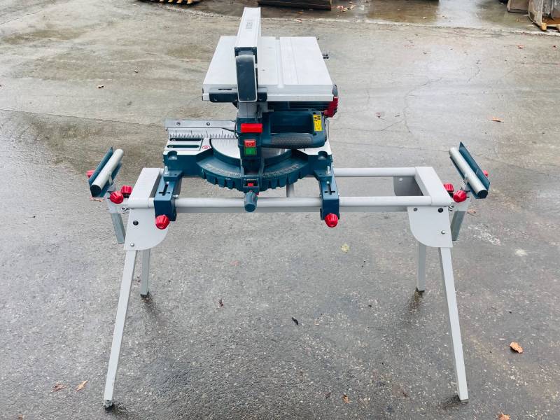 Louer une scie à onglet 220V à Lyon