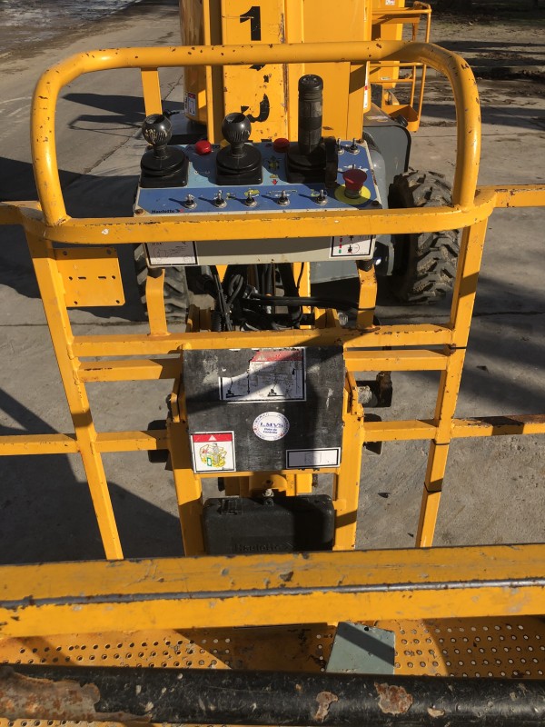 Location de nacelle articulée diesel 12m à Lyon