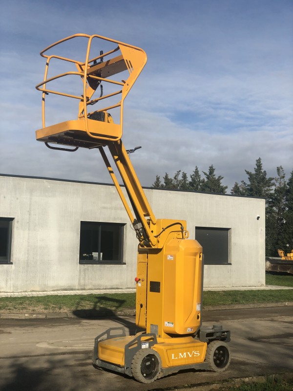 Location de nacelle électrique à mat vertical 10m à Lyon