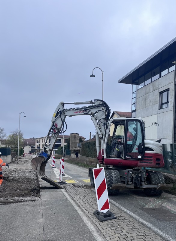 Louer une pelle à pneus 10t à Lyon