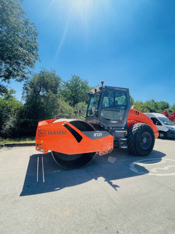 Louer un rouleau compacteur V3 à Lyon