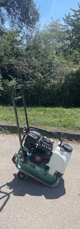 Louer une plaque vibrante 60kg à Lyon et ses alentours