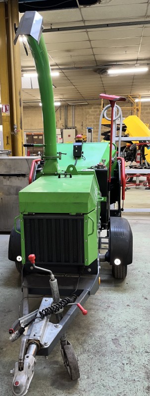 Broyeur à branches tractable sur Genay 