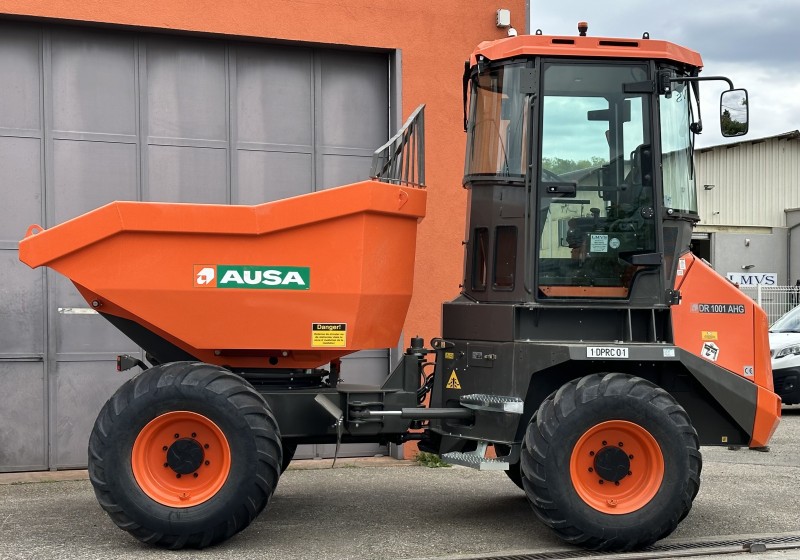 Location de dumper 6000l avec cabine et poste de conduite réversible à Lyon