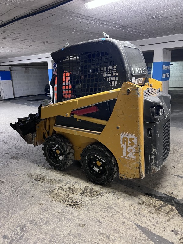 Location de mini chargeur à pneus S70 -1t3 à Lyon