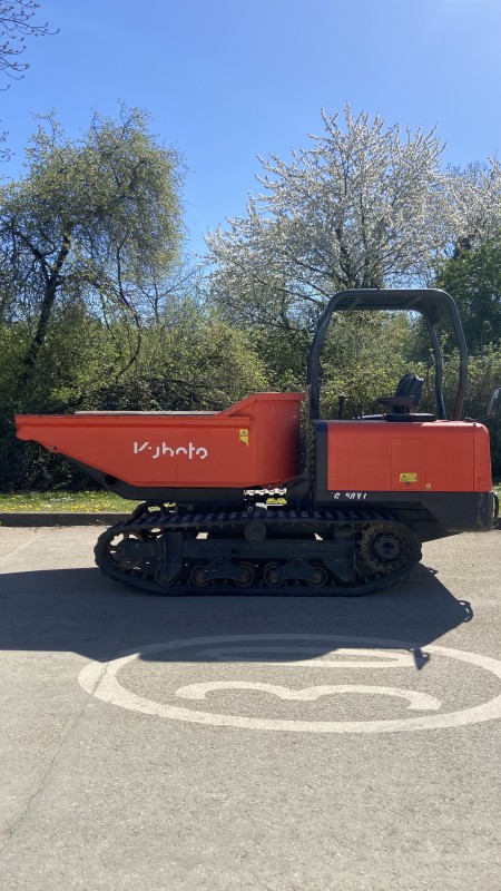 Location d'un transporteur sur chenilles 1500l à Lyon