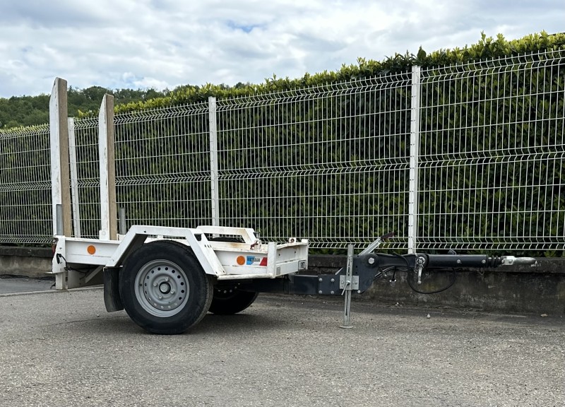 Location de remorque 1 essieu avec charge utile 750 kg sur Lyon