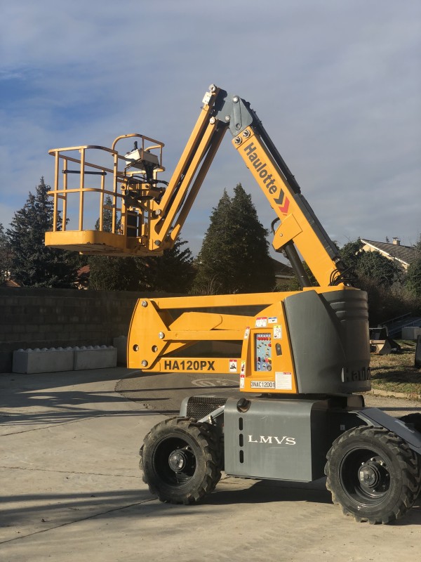 Location de nacelle articulée diesel 12m à Lyon