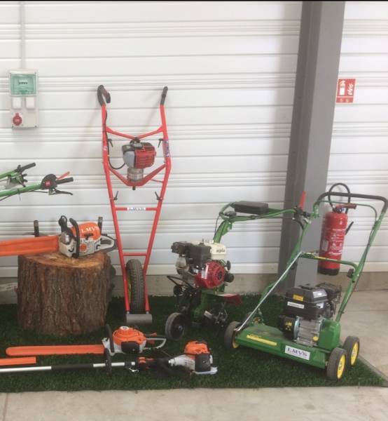 Location de tarière brouette pour travaux espaces verts à Lyon